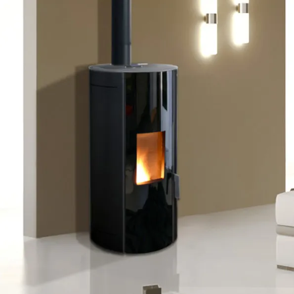 Poêle à granulés Fonte Flamme distribué par Flammes de Jade
